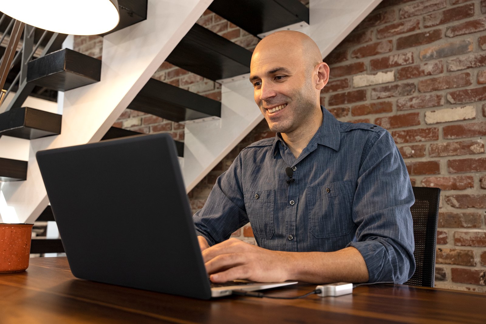 LM1U UP1 Model Laptop 3