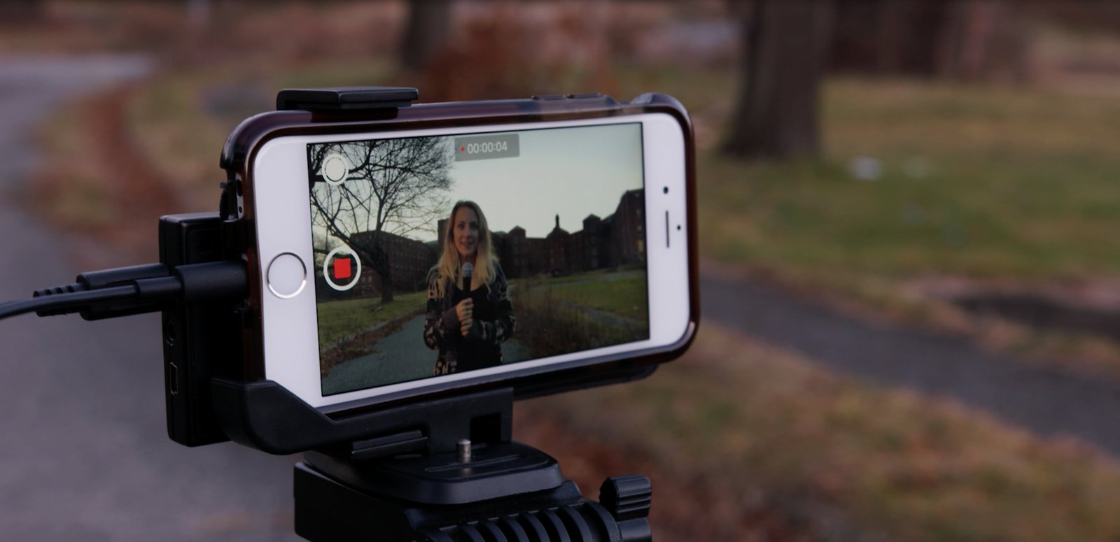 iPhone on stand with go mic mobile - Mojo 1